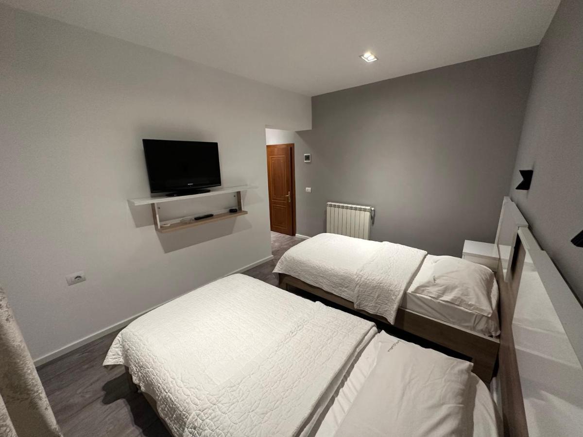Hotel Gjallica Kukes Luaran gambar